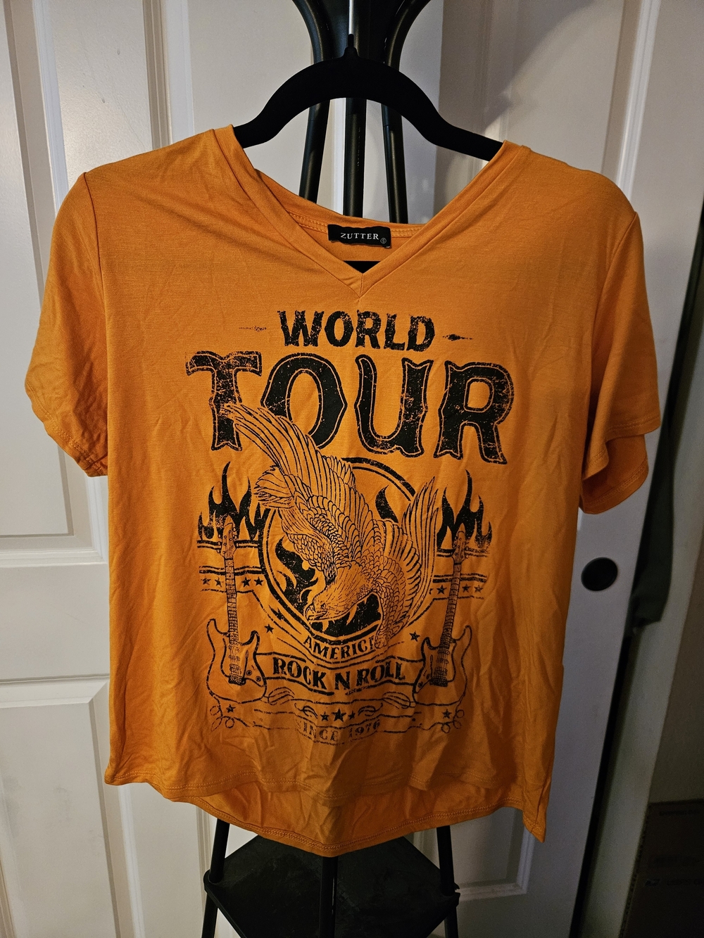 Zutter Women's Orange 'World Tour' Graphic V-Neck Tee